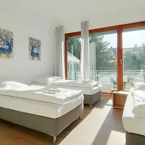 Raj Living - With 2 , 3 And 6 - 15 Min To Messe Dus And Old Town Dus Düsseldorf